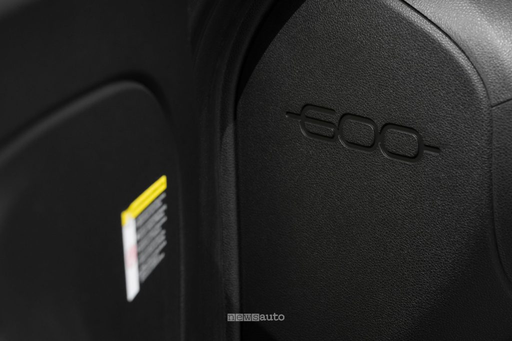 Fiat 600 Sport Milano Cortina personalizzazione abitacolo