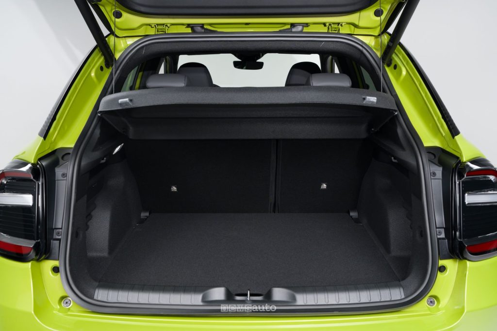 Fiat 600 Sport Milano Cortina bagagliaio abitacolo