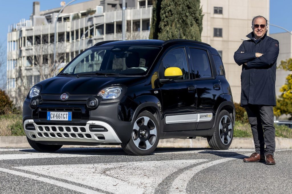 Giovanni Mancini tester della Fiat Pandina Hybrid
