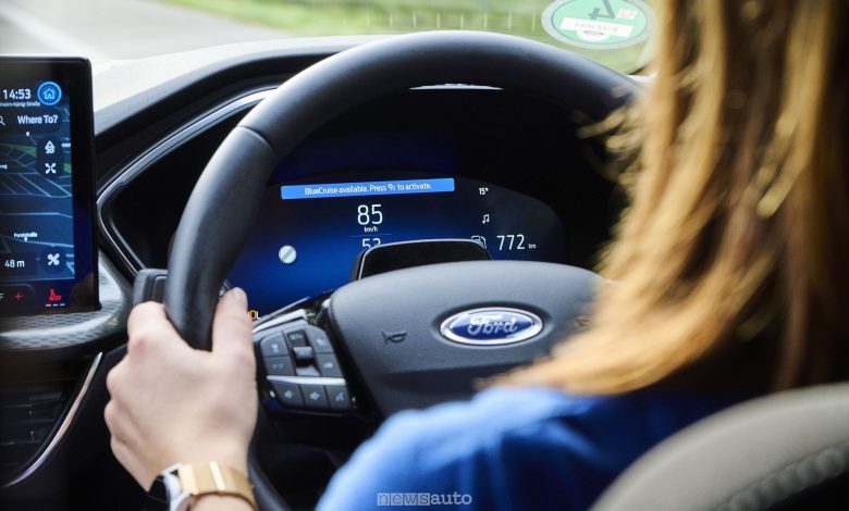 Sistema BlueCruise è un ADAS di Livello 2.5 basato sul cruise control adattivo ora disponibile sulla Ford Kuga