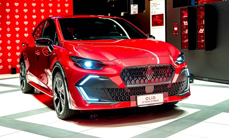 Renault Clio in mostra a Milano: la storia del modello raccontata a Cliorama