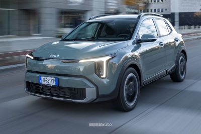 Kia Stonic 2026 su strada