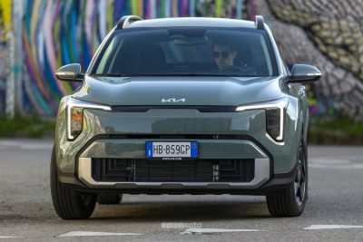 Kia Stonic 2026 su strada