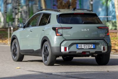 Kia Stonic 2026 su strada