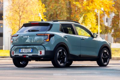 Kia Stonic 2026 posteriore 3/4