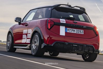 Mini John Cooper 1965 Victory Edition in pista