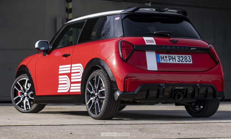 Mini John Cooper 1965 Victory Edition posteriore 3/4