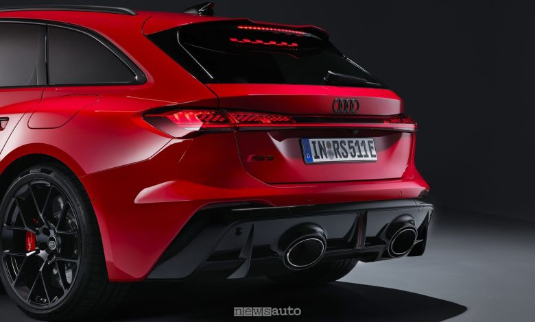 Audi RS 5 Avant estrattore e terminali di scarico