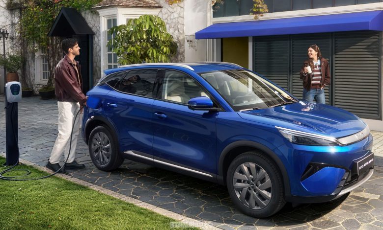 BYD Atto 3 Evo in ricarica
