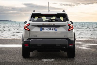 Nuova Dacia Duster hybrid-G 150 4x4 posteriore