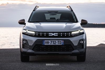 Nuova Dacia Jogger Hybrid 155 frontale