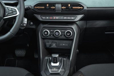 Nuova Dacia Sandero Stepway comandi della plancia