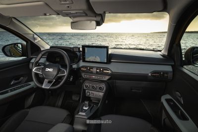 Nuova Dacia Sandero Stepway plancia abitacolo