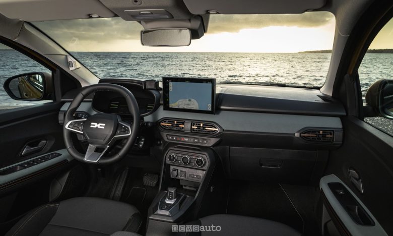 Nuova Dacia Sandero Stepway plancia abitacolo