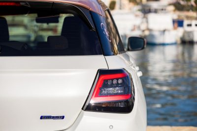Suzuki Swift Sakura faro posteriore