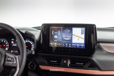 Suzuki Swift Sakura display dell'infotainment da 9"