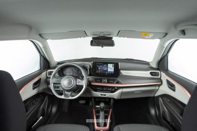 Suzuki Swift Sakura plancia abitacolo