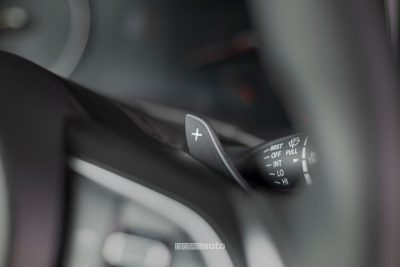 Suzuki Swift Sakura paletta del cambio al volante