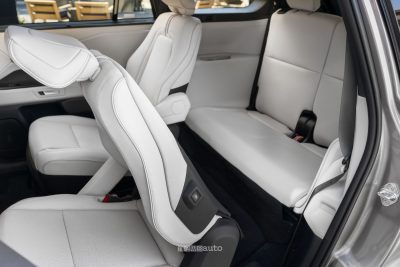 Toyota Highlander EV sedili abitacolo