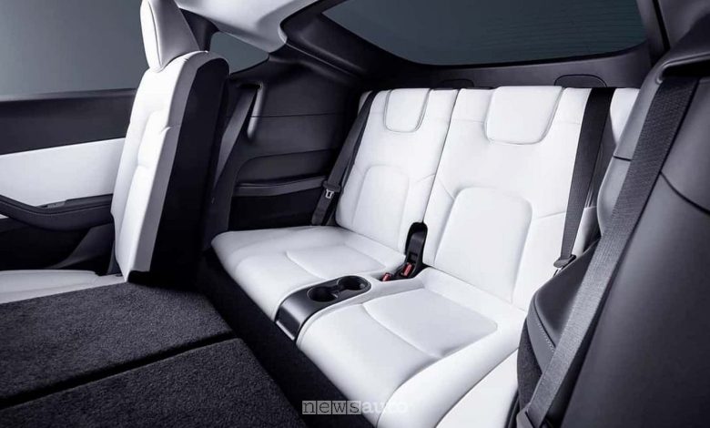 terza fila posteriore della Tesla Model Y 7 posti
