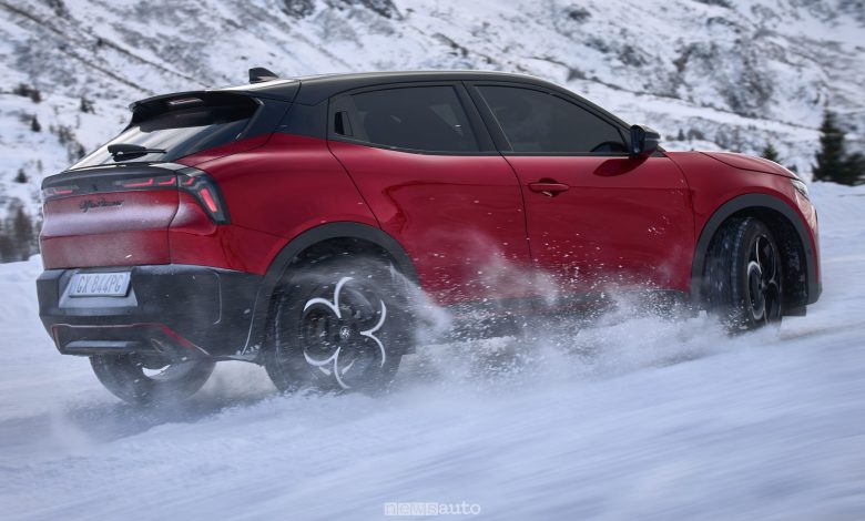 Alfa Romeo Junior Q4 con doppio motore elettrico