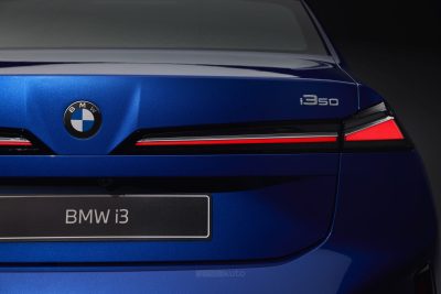 BMW i3 50 xDrive faro posteriore