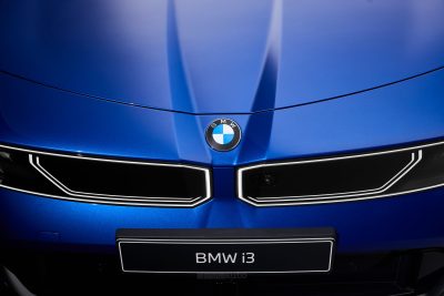 BMW i3 50 xDrive telecamera griglia anteriore