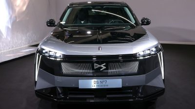 DS N°7 frontale firma luminosa