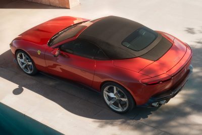 Ferrari Amalfi Spider con la capote chiusa