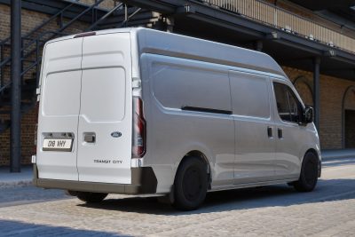 Ford Transit City L2H2 posteriore 3/4