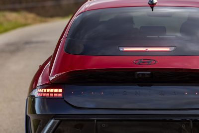 Hyundai Ioniq 6 N Line faro posteriore