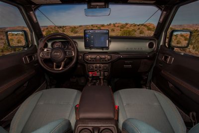 L'abitacolo della Jeep Wrangler Anvil 715 Concept