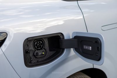 Leapmotor B10 REEV Hybrid vano per la ricarica AC/DC