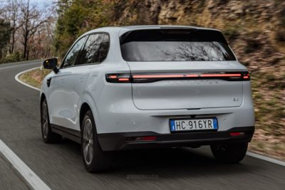 Leapmotor B10 REEV Hybrid su strada