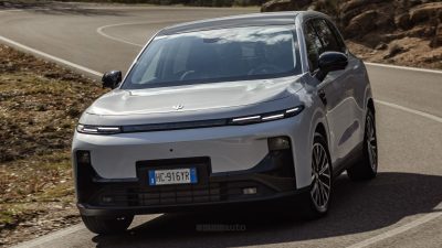 Leapmotor B10 REEV Hybrid su strada