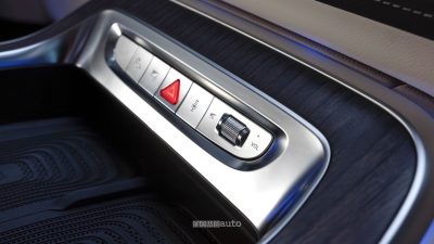 Mercedes-Benz VLE comandi audio sulla plancia