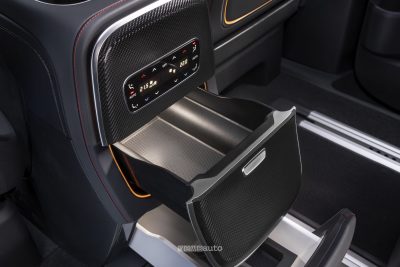 Mercedes-Benz VLE display infotainment fila posteriore