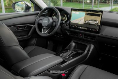 Mazda CX-5 Homura Rhodium White plancia abitacolo