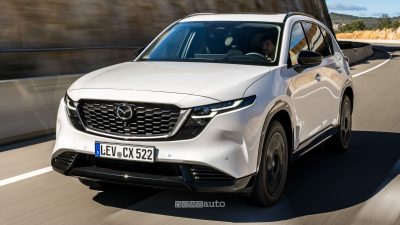 Mazda CX-5 Homura Rhodium White su strada