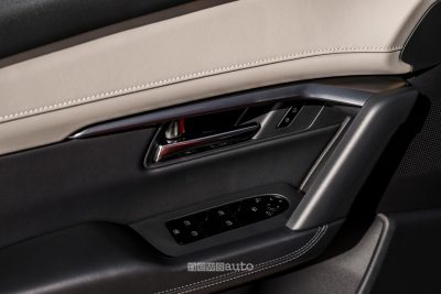 Mazda CX-5 Homura rivestimenti portiera guidatore