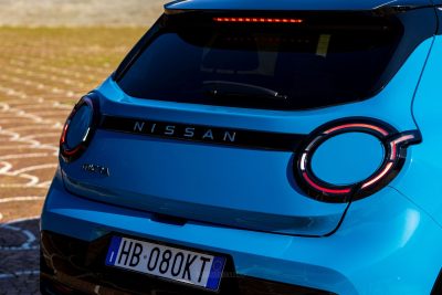 Nuova Nissan Micra fari, portellone posteriore