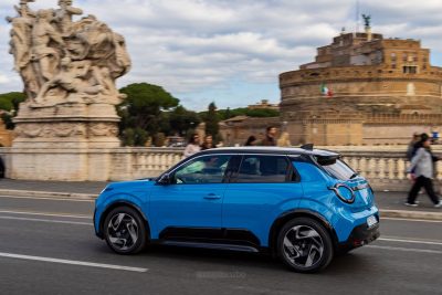 Nuova Nissan Micra test su strada a Roma