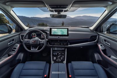 Nuova Nissan X-Trail N‑Trek plancia abitacolo