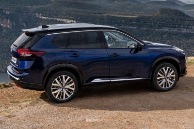 Nuova Nissan X-Trail Tekna posteriore 3/4