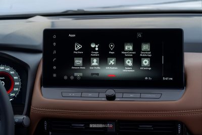 Nuova Nissan X-Trail Tekna display infotainment da 12,3"