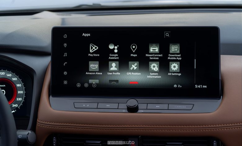 Nuova Nissan X-Trail Tekna display infotainment da 12,3"