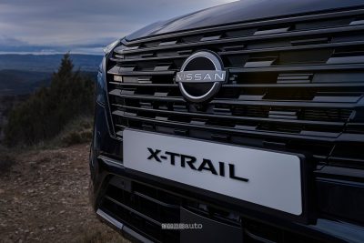 Nuova Nissan X-Trail Tekna telecamera griglia anteriore