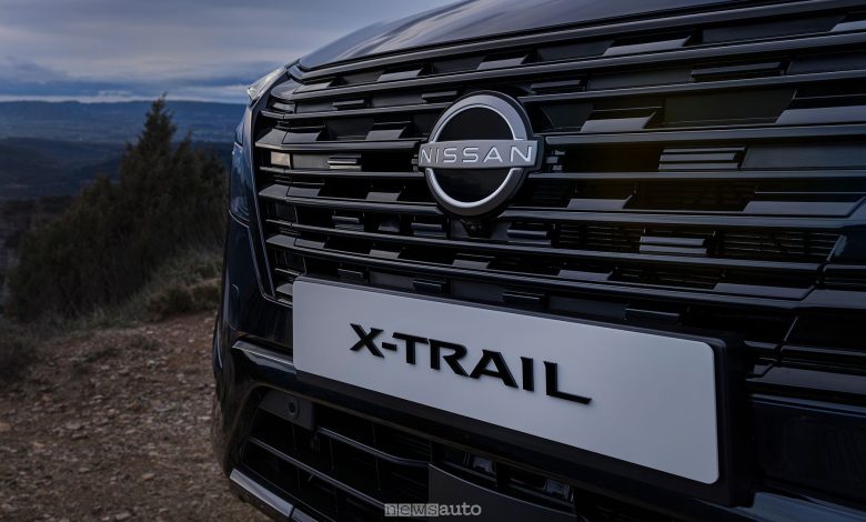 Nuova Nissan X-Trail Tekna telecamera griglia anteriore