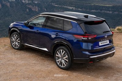Nuova Nissan X-Trail Tekna posteriore 3/4