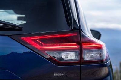 Nuova Nissan X-Trail Tekna faro posteriore